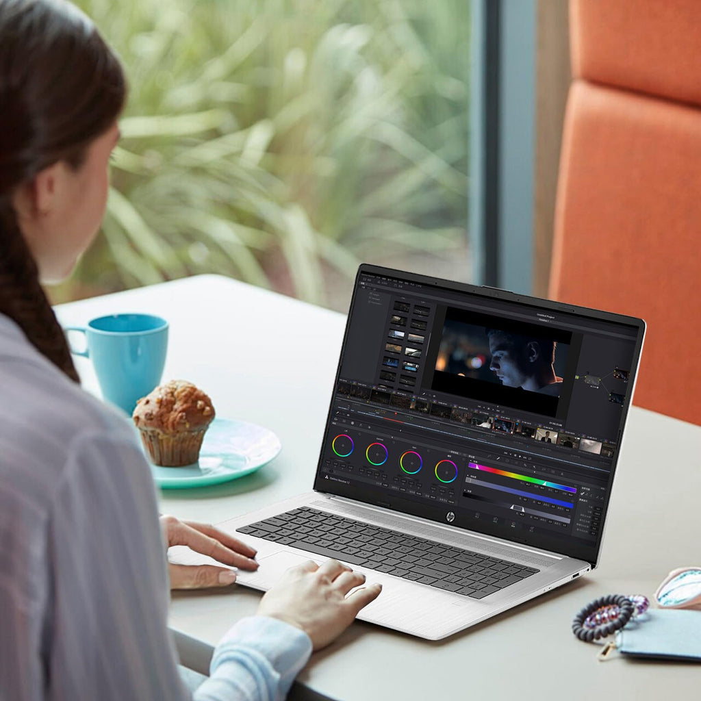 17.3 Inch Touchscreen Laptop E63007