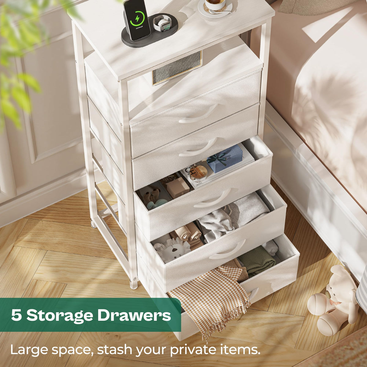 White 5 Drawer Dresser with Charging Station R606422